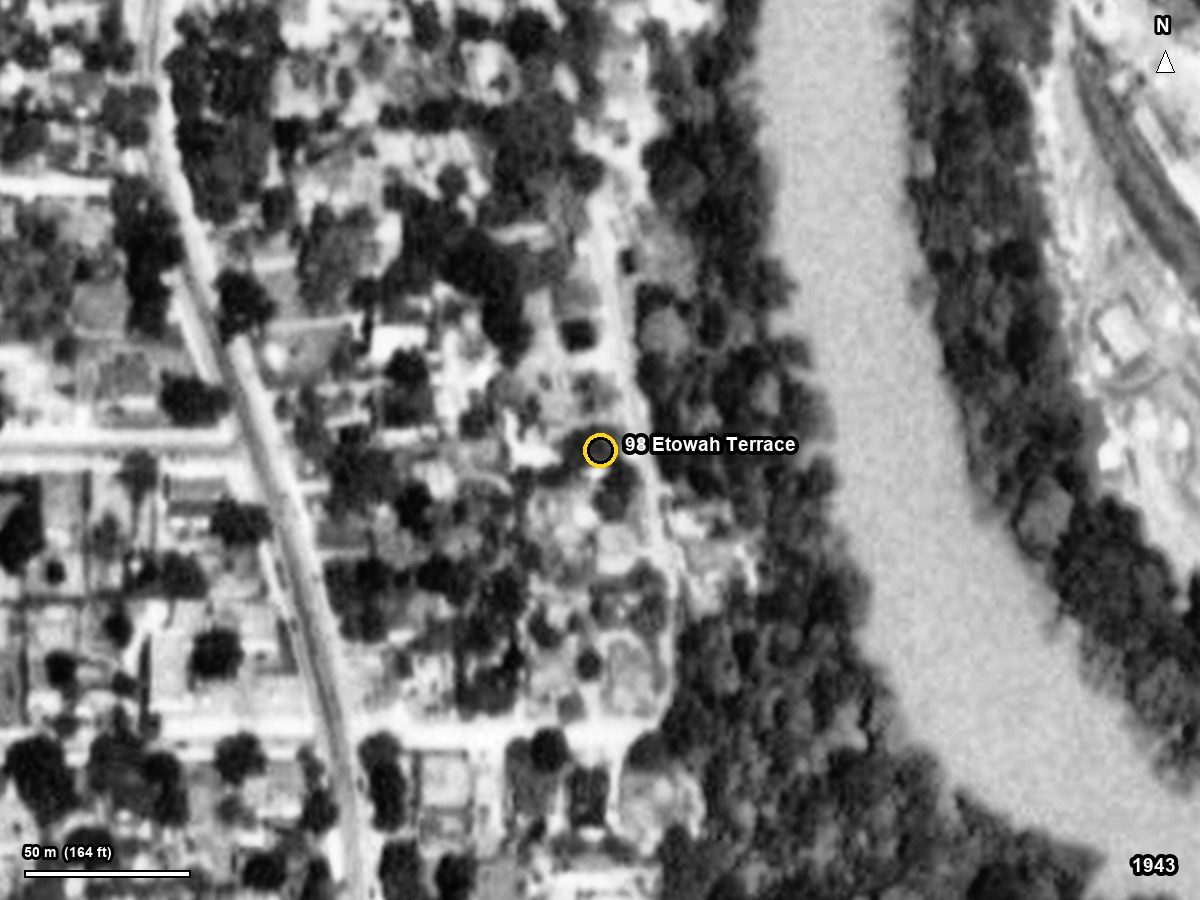 98 Etowah Terrace in 1942-43: a row of small houses on the terrace above the river